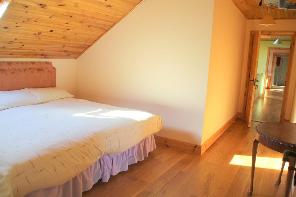 Woodview House Bed And Breakfast Ballinrobe Room photo